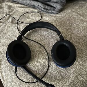 Selling hyper x headset. Used only a couple of times still work. Just upgraded.